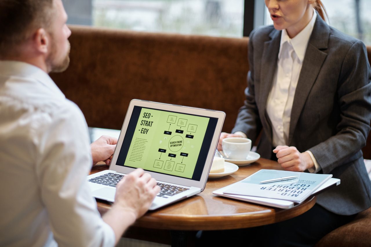 Consultant SEO : que fait-il concrètement pour votre entreprise ?